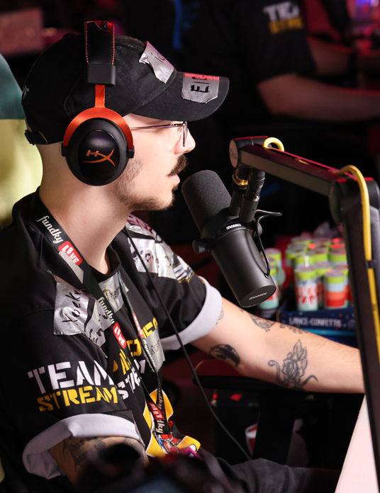 Avec Simon | Parro Info | Parro Gaming